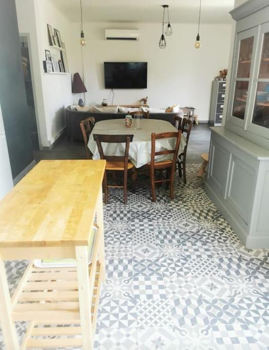 Maison Avec Piscine Dans Village Provencal. Courthézon エクステリア 写真