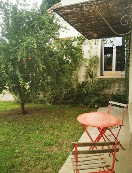 Maison Avec Piscine Dans Village Provencal. Courthézon エクステリア 写真